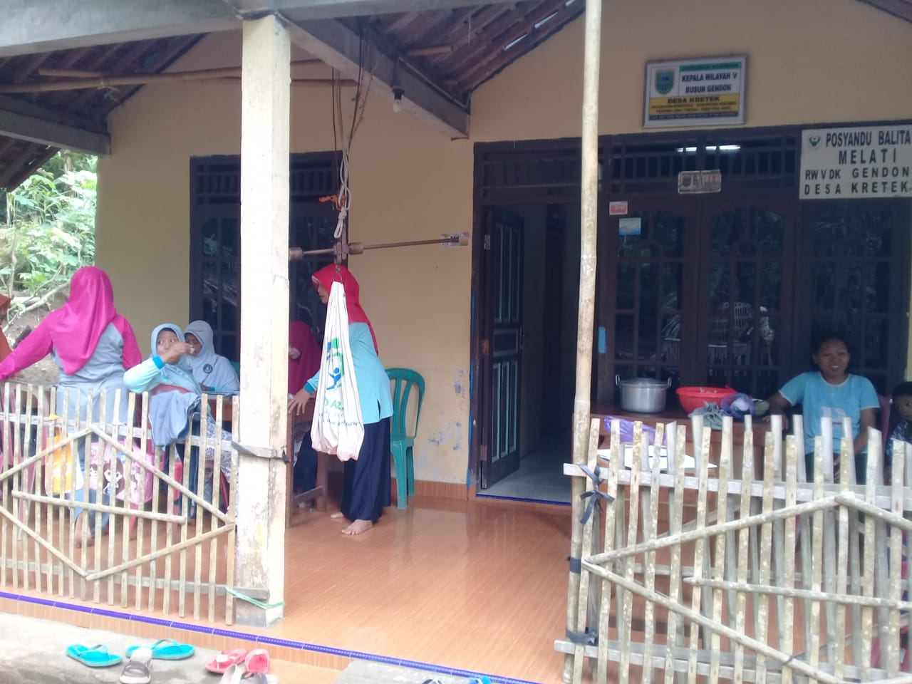 Kader Pembangunan Manusia (KPM) Melakukan Pengurangan Stunting di Desa Kretek 01